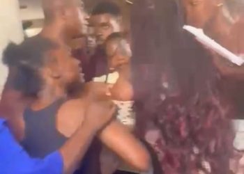 UNIZIK female student bites lecturer during clash over TikTok video